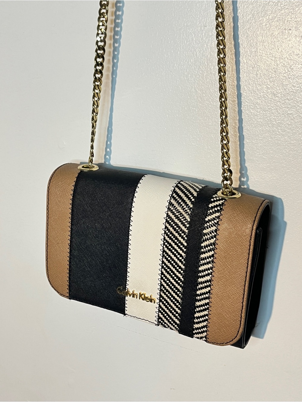 Calvin Klein Striped Saffiano Chain Crossbody Like new - Picture 2 of 13
